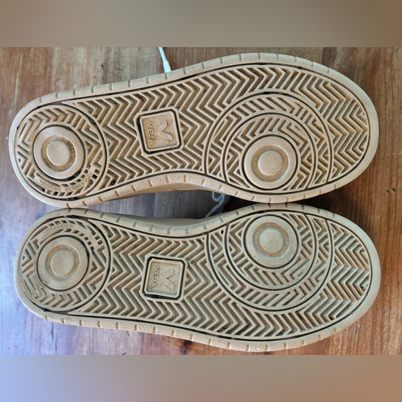 Vera V-10 Sneaker Size 6 - Picture 6 of 7